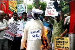 Crise politique en Inde à cause de l'accord sur le nucléaire avec les USA